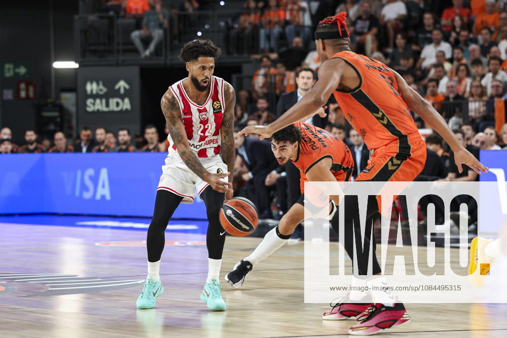 Tyler Dorsey of Olympiacos Piraeus in action during the Euroleague Basketball Regular Season Round 5 game between Valencia Basket and Olympiacos Piraeus Roster at Roig Arena on October 13, 2026 in Valencia, Spain. Valencia Spain - ZUMAa181 20261013_zaa_a181_060