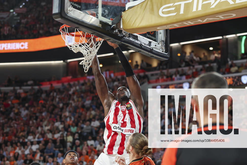 Mbaye Ndiaye of Olympiacos Piraeus in action during the Euroleague Basketball Regular Season Round 5 game between Valencia Basket and Olympiacos Piraeus Roster at Roig Arena on October 13, 2026 in Valencia, Spain. Valencia Spain - ZUMAa181 20261013_zaa_a181_068