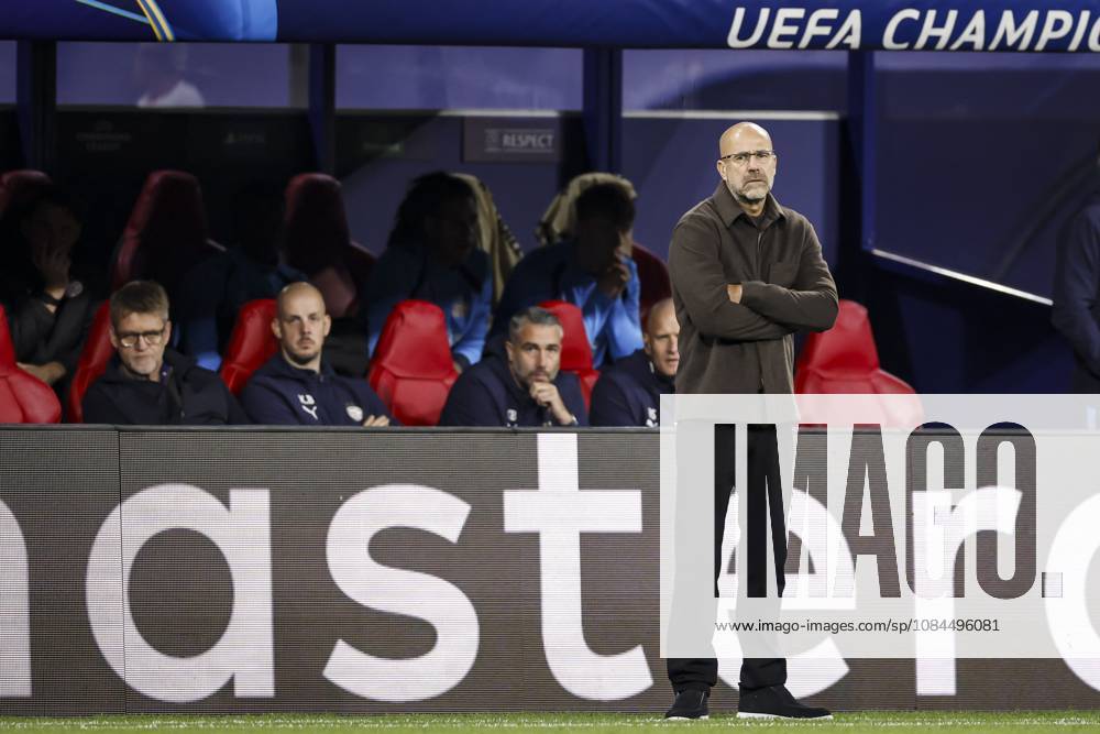 LEIPZIG - PSV Eindhoven coach Peter Bosz during the UEFA Champions League match between RB Leipzig and PSV Eindhoven at the RB Arena on October 13, 2026 in Leipzig, Germany. MAURICE VAN STEEN ANP ANPxSportx IVx 572354194 originalFilename: 572354194