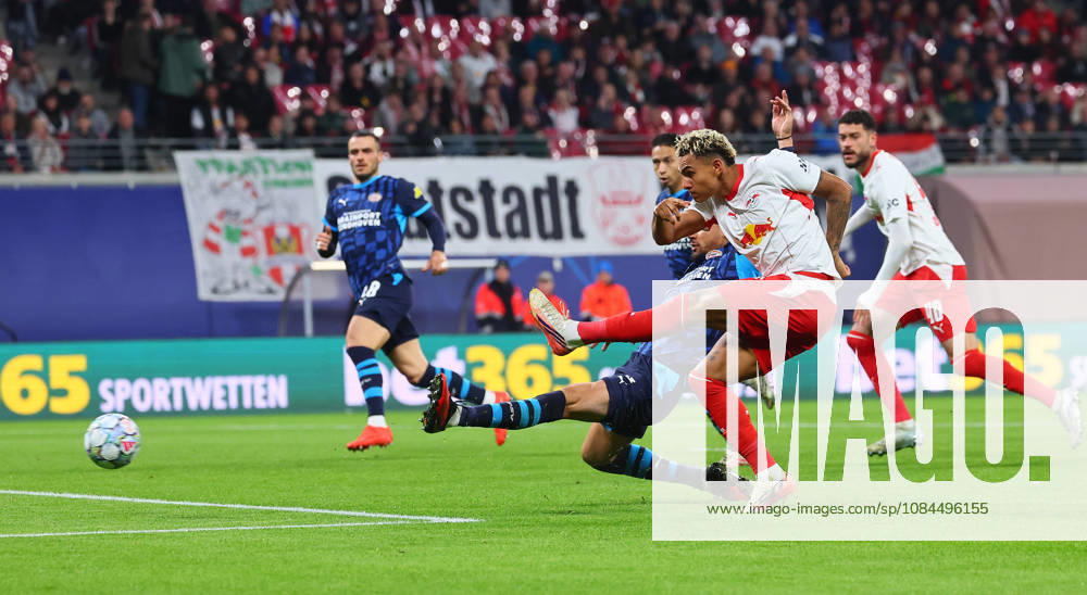 RB Leipzig vs. PSV Eindhoven, Champions League, Leipzig, October 13, 2026, Red Bull Arena, UEFA Champions League, RB Leipzig (GER) vs. PSV Eindhoven (NED), Pictured: Antonio Nusa 7, RB Leipzig takes the lead over PSV, Armando Obispo 4, Picture Point