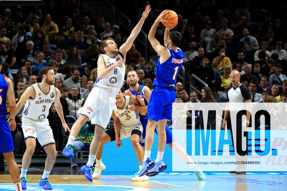 Germany, GER, DEU, Basketball, Champions League (BCL), Day 1, 2026–2027 Season, Berlin, ALBA Berlin vs. Igokea JORDAN FORD ALBA Berlin 3, MALTE DELOW ALBA Berlin 6, Lazar Stefanovic Igokea 1 nordphoto GmbH Engler Berlin Uber Arena Berlin Germany
