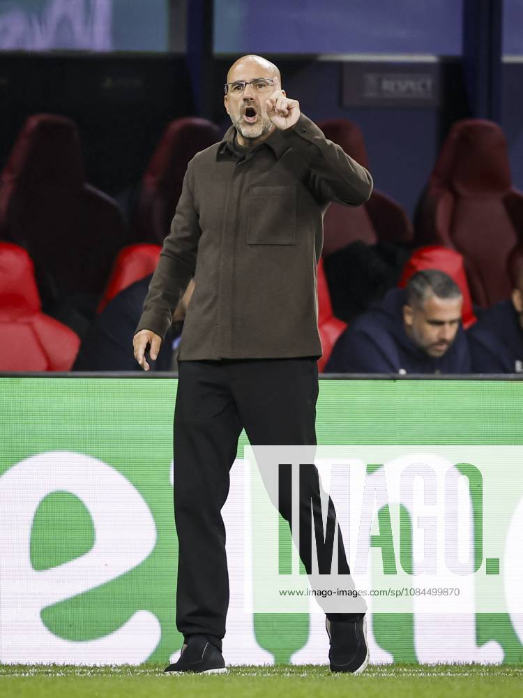 LEIPZIG - PSV Eindhoven coach Peter Bosz during the UEFA Champions League match between RB Leipzig and PSV Eindhoven at the RB Arena on October 13, 2026 in Leipzig, Germany. MAURICE VAN STEEN ANP ANPxSportx IVx 572360610 originalFilename: 572360610