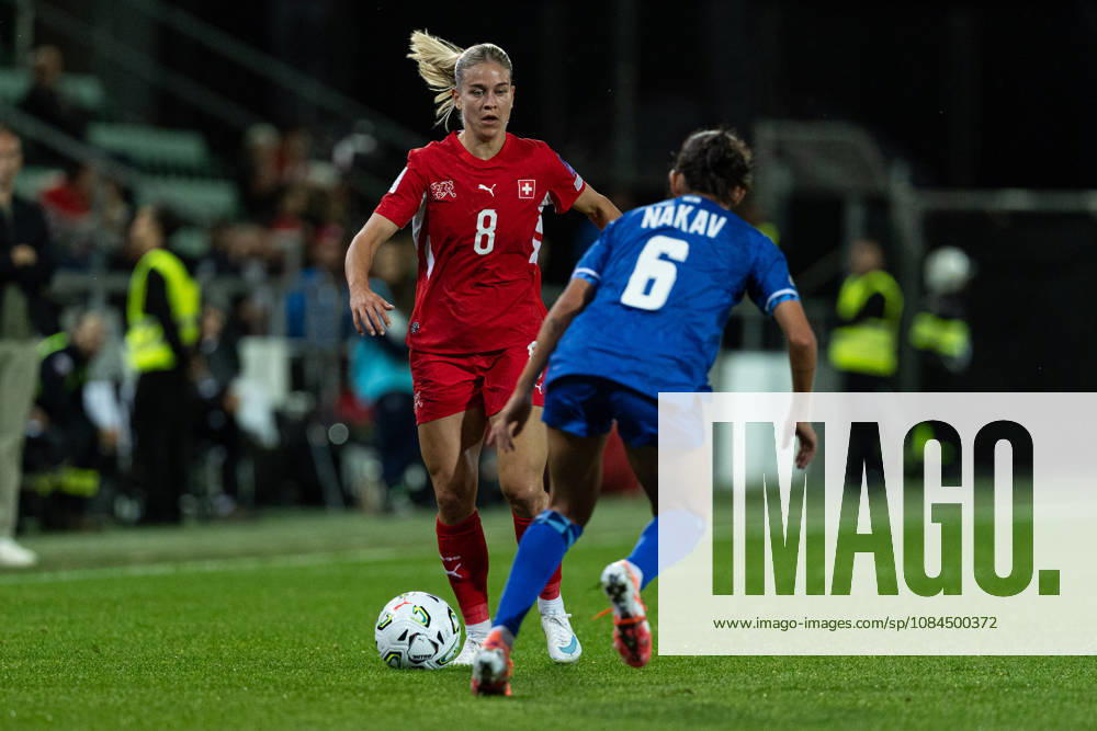 SION, SWITZERLAND, OCTOBER 13 : Nadine Riesen of Switzerland dribbles during the FIFA Women s World Cup 2027 Women s European Qualifiers Play-offs game between Switzerland and Israel at Stade de Tourbillon on October 13, 2026 in Sion, Switzerland.