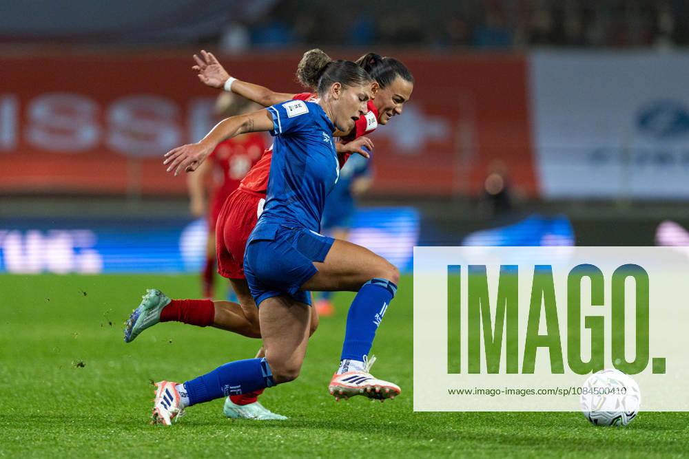SION, SWITZERLAND, OCTOBER 13 : Duel between Itaf Alkisi of Israel and Riola Xhemaili of Switzerland during the FIFA Women s World Cup 2027 Women s European Qualifiers Play-offs game between Switzerland and Israel at Stade de Tourbillon on October 13, 2026 in Sion, Switzerland.