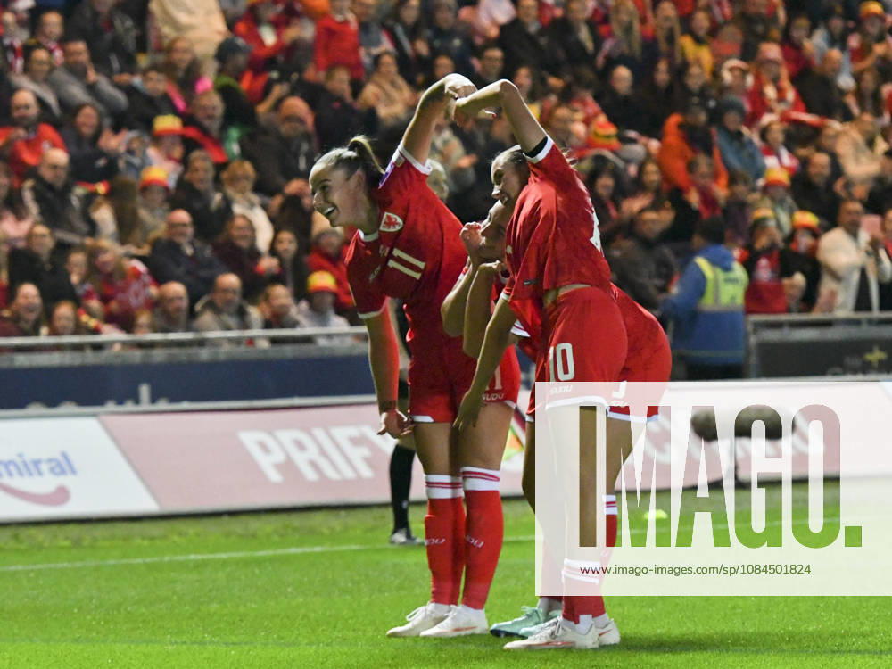 Football - Womens World Cup Qualifier - UEFA Play-Offs, Round One, Path Two - Second Leg: Wales (1) vs. Albania (0) - Parc y Scarlets, Llanelli - Tuesday 13th October 2026 Hannah Cain WALES, Mayzee Davies WALES & Mared Griffiths WALES celebrates their team s first goal colorsport winston bynorth i