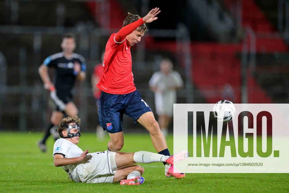 From left: Kilian Pittrich (Landsberg), 21; Jakob Schmid (Unterhaching), 15; in a one-on-one, duel, tackle, dynamic, action, 13, 10, 2026, Unterhaching, Germany, soccer, Bavarian Regional League, SpVgg Unterhaching vs. TSV 1882 Landsberg