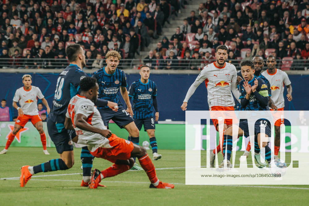 Champions League, Matchday 2, RB Leipzig vs. PSV Eindhoven, October 13, 2026, starting at 9:00 p.m., Leipzig, Red Bull Arena. Pictured: 17 Ridle Baku, 17 Mauro Junior, 40 Romulo Cardoso. Champions League, Matchday 2, RB Leipzig vs. PSV Eindhoven, Leipzig, Saxony, Germany