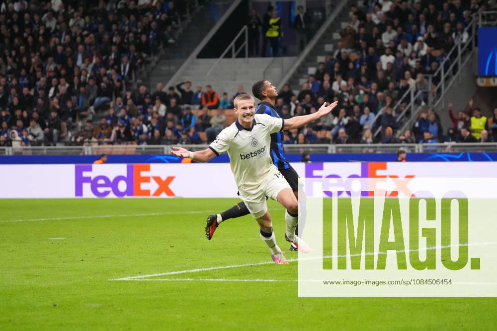 Romeo Vermant, Goal Celebrate during FC Internazionale v Club Brugge KV - Champions League, at Giuseppe Meazza Stadium. Soccer 2026: Internazionale 3:4 Club Brugge - ZUMA 20261013_mda_a313_307