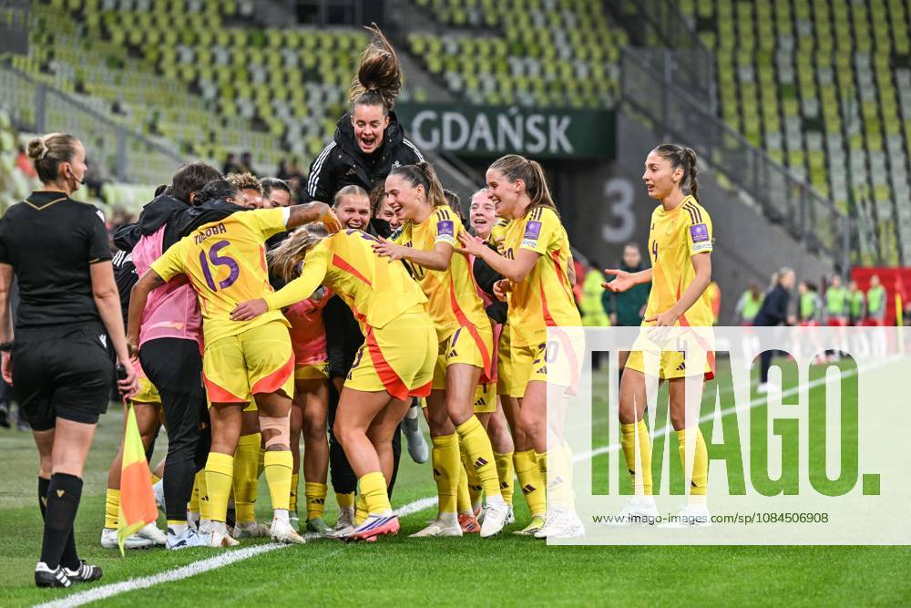 POLAND VS BELGIUM Amy Littel (3) of Belgium scores 1-1 and Belgium celebrate during a female soccer game between the national teams of Poland and Belgium , called the Red Flames , in the play-offs round 1 and 2nd leg for the European qualifiers , on Tuesday 13 October 2026 in Gdansk , POLAND . PHOTO SPORTPIX Stijn Audooren Sportpix.be Gdansk Polsat Plus Arena POLAND