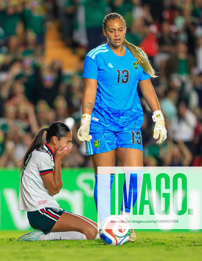MEXICAN WOMEN S NATIONAL TEAM MEXICO VS. JAMAICA, INTERNATIONAL FRIENDLY, OCTOBER 13, 2026, QUERÉTARO, MEXICO Action photo of Maricarmen Reyes (No. 24) of Mexico and Rebecca Spencer (No. 13) of Jamaica during an international friendly match at the Estadio Corregidora in Querétaro, Mexico. PHOTO BY IMAGENSHOP AGENCIA FOTOGRAFICA QUERÉTARO, QUERÉTARO, MEXICO