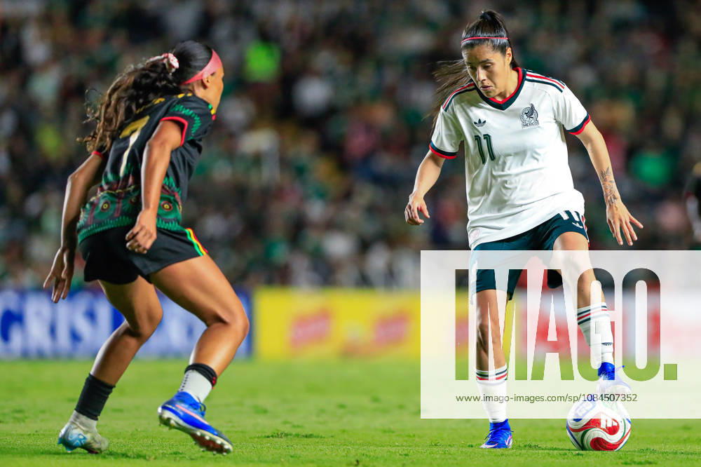 MEXICAN WOMEN S NATIONAL TEAM MEXICO VS. JAMAICA, INTERNATIONAL FRIENDLY, OCTOBER 13, 2026, QUERÉTARO, MEXICO Action photo of Mimi Van Zanten (L) of Jamaica and Jacqueline Ovalle (R) of Mexico during an international friendly match at the Estadio Corregidora in Querétaro, Mexico. PHOTO BY IMAGENSHOP AGENCIA FOTOGRAFICA QUERÉTARO, QUERÉTARO, MEXICO