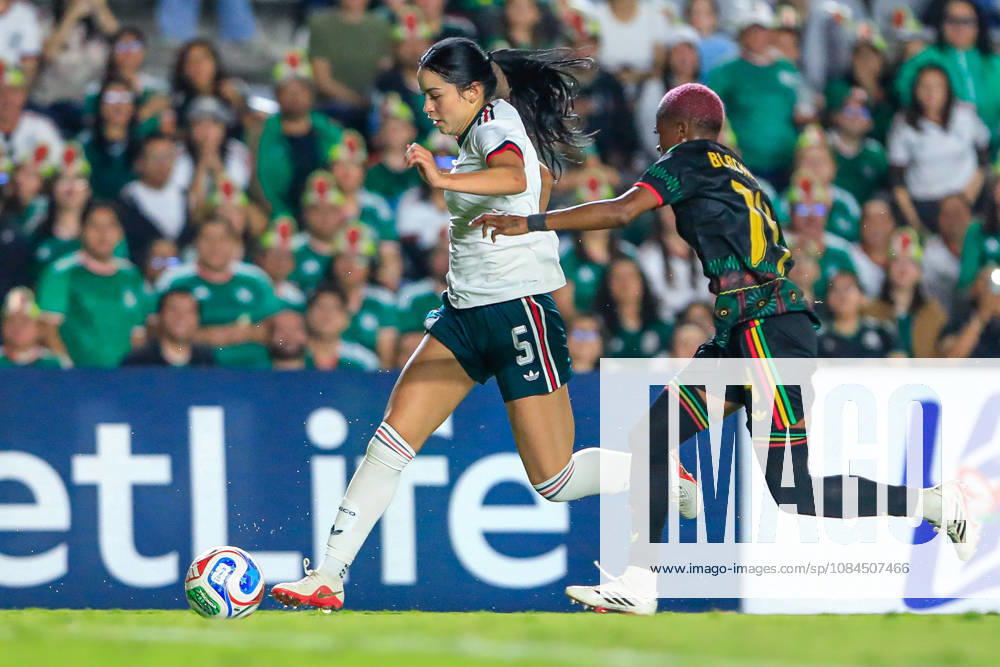 MEXICAN WOMEN S NATIONAL TEAM MEXICO VS. JAMAICA, INTERNATIONAL FRIENDLY, 10 13 2026 QUERÉTARO, MEXICO Action photo of Sarlett Camberos (L) of Mexico during an international friendly match at the Estadio Corregidora in Querétaro, Mexico. PHOTO BY IMAGENSHOP AGENCIA FOTOGRAFICA QUERÉTARO, QUERÉTARO, MEXICO