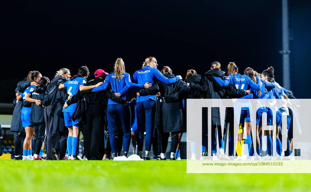 SOCCER - FIFA World Cup, WM, Weltmeisterschaft, Fussball - Women s Qualifiers - Slovenia vs. Turkey Photo by IPA ABACAPRESS.COM89666617 - Slovenian players celebrate during a soccer match between Slovenia (SLO) and Turkey (TUR) in Round 1 of the Playoffs for the 2027 FIFA Women s European Qualifiers at Domzale Stadium in Domzale, Slovenia, on October 13, 2026. Photo by Nik Moder Moder Photo Agency during the Women s Qualifiers—Slovenia vs. Turkey, a FIFA World Cup match on October 13, 2026