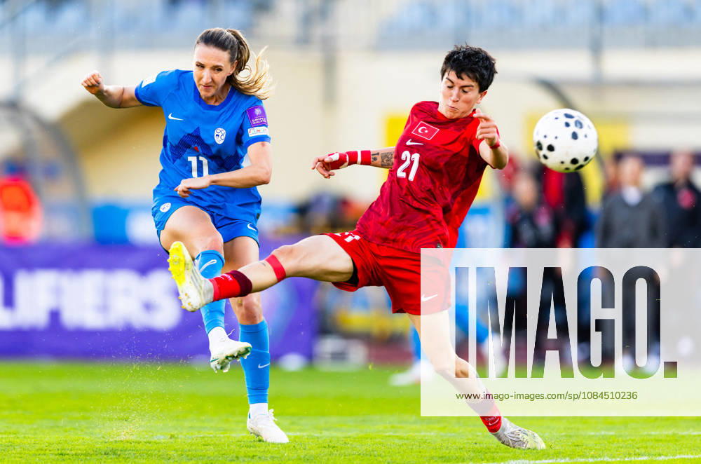 SOCCER - FIFA World Cup, WM, Weltmeisterschaft, Fussball - Women s Qualifiers - Slovenia vs. Turkey Photo by IPA ABACAPRESS.COM89666618 - Lara Prasnikar of Slovenia (SLO) vs. Cansu Kaya of Turkey (TUR) during a soccer match between Slovenia (SLO) and Turkey (TUR) in Round 1 of the Playoffs of the 2027 FIFA Women s European Qualifiers at Domzale Stadium, Domžale, Slovenia on October 13, 2026. Photo by Nik Moder Moder Photo Agency during the Women’s Qualifiers—Slovenia vs. Turkey, a FIFA World Cup match on October 13, 2026