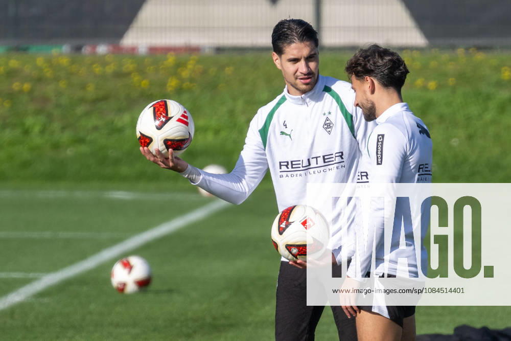 Kevin Diks of Borussia Mönchengladbach, 4, and Nicolas Gerrit Kuehn of Borussia Mönchengladbach, 19, in conversation. Borussia Mönchengladbach public training session, soccer, Bundesliga, 2026–2027 season, October 14, 2026, Borussia Mönchengladbach public training session, soccer, Bundesliga, 2026–2027 season, October 14, 2026, Mönchengladbach