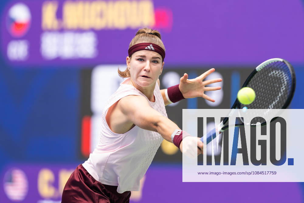 2026 WTA, Tennis Damen Wuhan Open: Karolina Muchova - Caty McNally in China - 14 Oct. Karolina Muchova of Czechia seen in action with Caty McNally of USA (Not in view) during the Wuhan Open final match at the Optics Valley International Tennis Center. Karolina Muchova defeated Caty McNally with a score of 3-6, 7-6, 7-6. Wuhan China