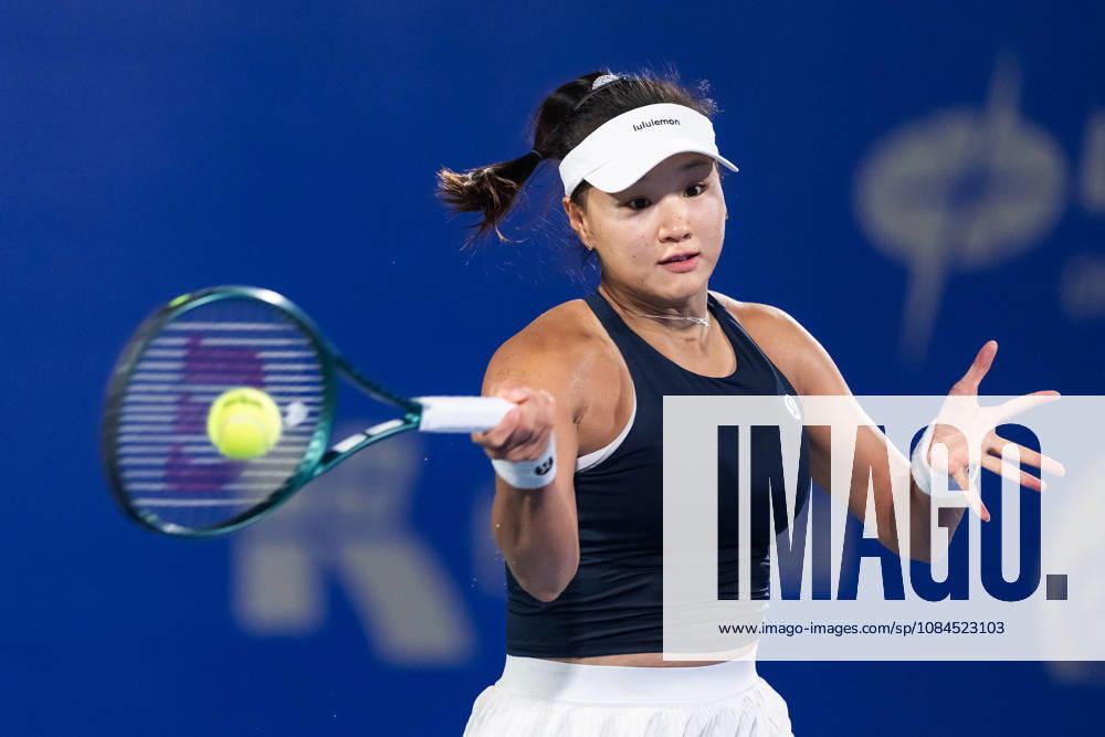Hanyu Guo of China plays against Katie Volynets of USA ( not in view) during the Wuhan Open final match at the Optics Valley International Tennis Center. Hanyu Guo defeated Katie Volynets with a score of 6-4, 4-6, 7-6. Wuhan China - ZUMAs197 20261014_aaa_s197_091