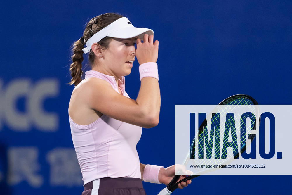 Katie Volynets of USA plays against Hanyu Guo of China ( not in view) during the Wuhan Open final match at the Optics Valley International Tennis Center. Hanyu Guo defeated Katie Volynets with a score of 6-4, 4-6, 7-6. Wuhan China - ZUMAs197 20261014_aaa_s197_107