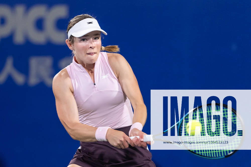 Katie Volynets of USA plays against Hanyu Guo of China ( not in view) during the Wuhan Open final match at the Optics Valley International Tennis Center. Hanyu Guo defeated Katie Volynets with a score of 6-4, 4-6, 7-6. Wuhan China - ZUMAs197 20261014_aaa_s197_100