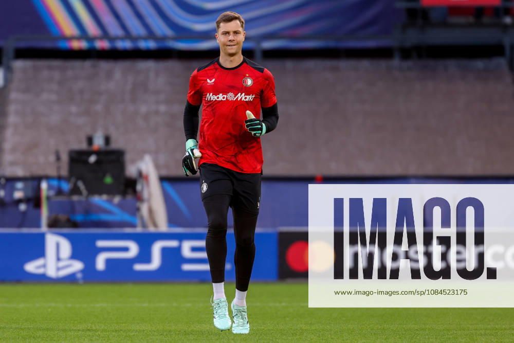 2026-10-14 Feyenoord v Como - UEFA Champions League, league phase, matchday 2 ROTTERDAM, NETHERLANDS - OCTOBER 14: Warming up of Goalkeeper Tjark Ernst of Feyenoord during the UEFA Champions League, league phase, matchday 2 match between Feyenoord and Como at Stadion Feijenoord on October 14, 2026 in Rotterdam, Netherlands. Rotterdam Stadion Feijenoord Netherlands Content not available for redistribution in The Netherlands directly or indirectly through any third parties.