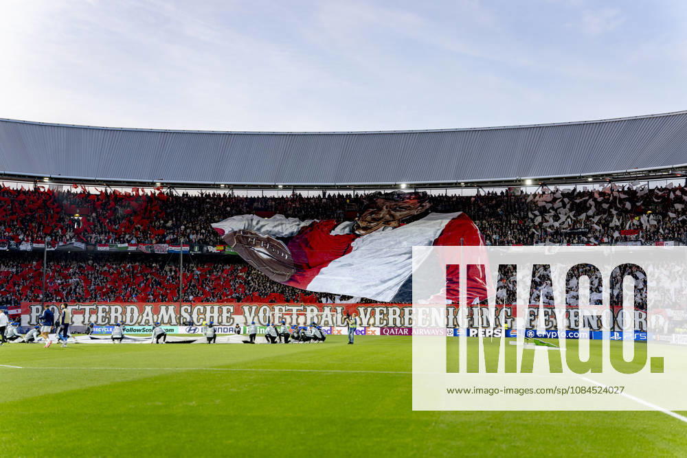 ROTTERDAM Feyenoord fans during the UEFA Champions League match between Feyenoord and Como at De Kuip on October 14, 2026, in Rotterdam, the Netherlands. Photo by DeFodi Images