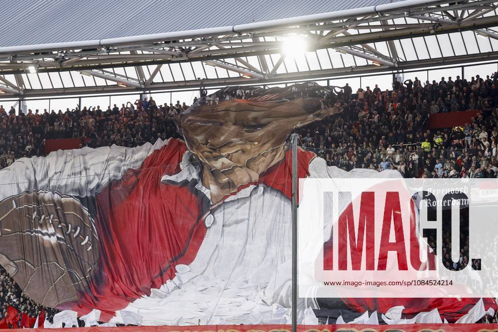 ROTTERDAM - Feyenoord supporters unfurl a banner in the stands ahead of the UEFA Champions League match between Feyenoord and Como at Feyenoord stadium De Kuip, on October 12, 2026 in Rotterdam, the Netherlands. BAS CZERWINSKI ANP ANPxSportx IVx 572430974 originalFilename: 572430974