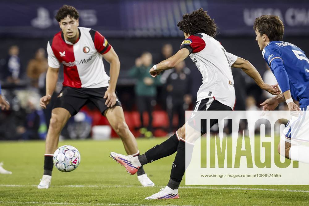 ROTTERDAM - (lr) Nacho Ferri of Feyenoord and Gjivai Zechiël of Feyenoord scoring the 1-1 during the UEFA Champions League match between Feyenoord and Como at Feyenoord stadium De Kuip, on 12 October 2026 in Rotterdam, the Netherlands. BAS CZERWINSKI ANP ANPxSportx IVx 572432655 originalFilename: 572432655