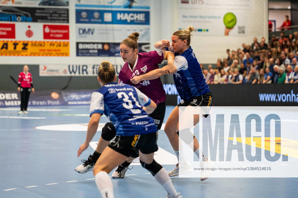 HSG Blomberg Lippe GER vs. HC Leipzig GER, Handball, Women s Handball Bundesliga 1, Matchday 6, 2026–2027 Season, Blomberg, October 14, 2026: Marlene Tucholke (HC Leipzig, No. 23) in a one-on-one battle with Maxi Muehlner (HSG Blomberg Lippe, No. 10) at the Blomberg Synflex Arena on Ulmenallee, Germany