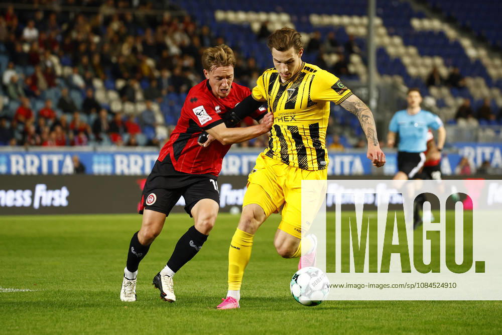Soccer 3rd Division, SV Wehen Wiesbaden vs. Alemannia Aachen, Fabian Greilinger (SV Wehen Wiesbaden), Daniel Starodid (Alemannia Aachen), Wiesbaden
