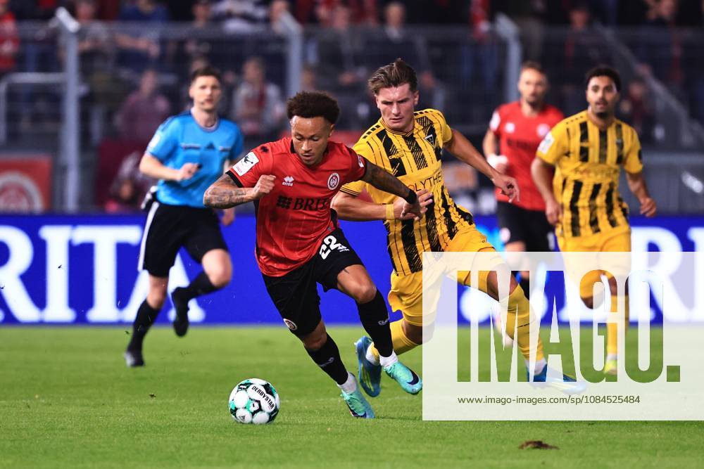 Matti Wagner (Alemannia Aachen), No. 3, in a tackle with Roberto Massimo (SV Wehen Wiesbaden), No. 22 (GER), SV Wehen Wiesbaden vs. Alemannia Aachen, Soccer, 3rd Division, Matchday 9, 2026–2027 season, October 14, 2026 DFB regulations prohibit any use of photographs as image sequences and or quasi-video GER, SV Wehen Wiesbaden vs. Alemannia Aachen, soccer, 3rd Division, Matchday 9, 2026–2027 season, October 14, 2026, Wiesbaden