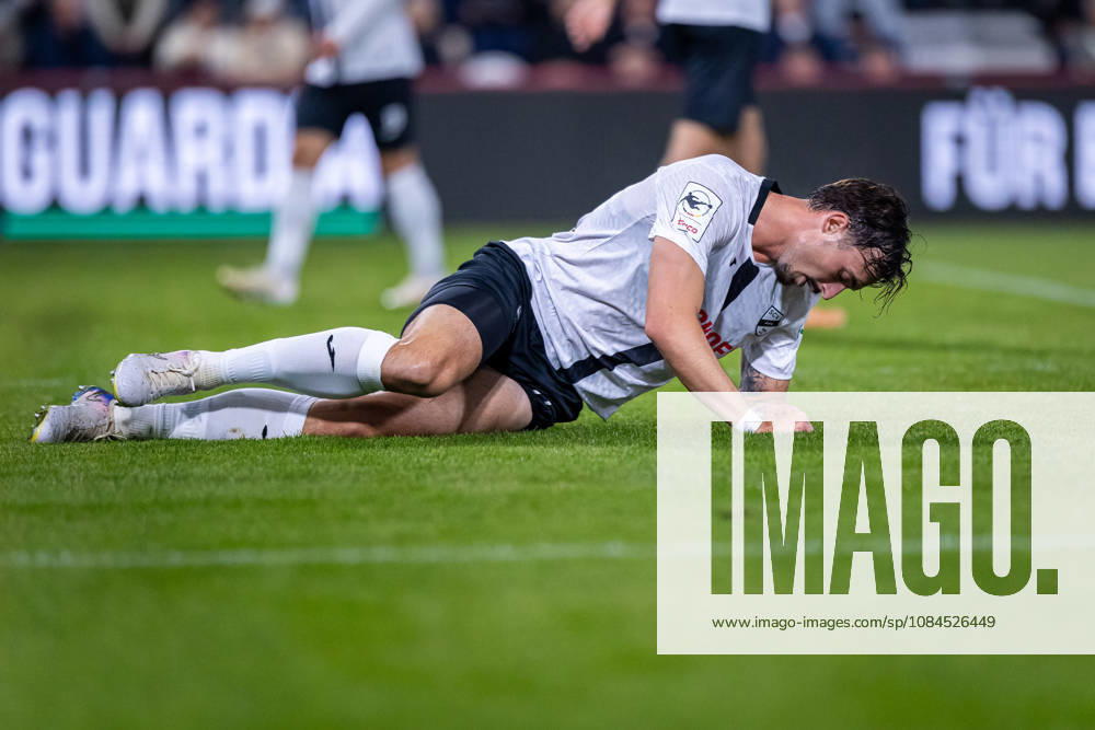 Noah Koenig (SC Verl, 22) reacts with disappointment after Lucas Hermes (SSV Jahn Regensburg, 27, GER) scores to make it 0–1, SC Verl vs. SSV Jahn Regensburg, Soccer, 3rd Division, Matchday 9, 2026–2027 Season, October 14, 2026 DFL regulations prohibit any use of photographs as image sequences and or quasi-video GER, SC Verl vs. SSV Jahn Regensburg, Soccer, 3rd Division, Matchday 9, 2026–2027 season, October 14, 2026, Verl