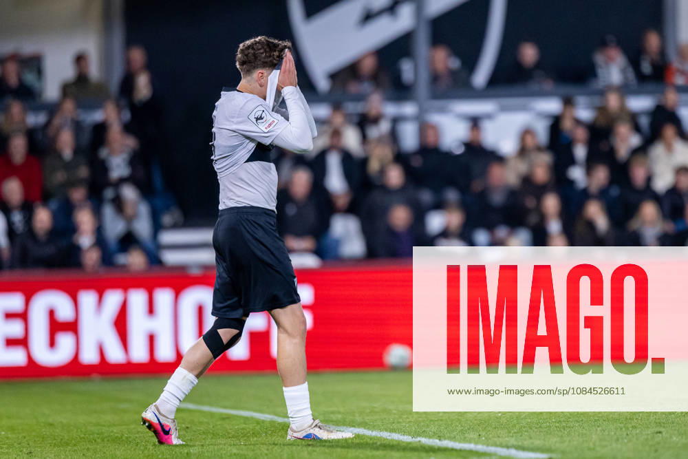 Janne Berner of SC Verl, 34, reacts with disappointment after Oscar Schoenfelder of SSV Jahn Regensburg scores to make it 0–2, 07 GER, SC Verl vs. SSV Jahn Regensburg, Soccer, 3rd Division, Matchday 9, 2026–2027 season, October 14, 2026 DFL regulations prohibit any use of photographs as image sequences and or quasi-video GER, SC Verl vs. SSV Jahn Regensburg, Soccer, 3rd League, Matchday 9, 2026–2027 season, October 14, 2026, Verl