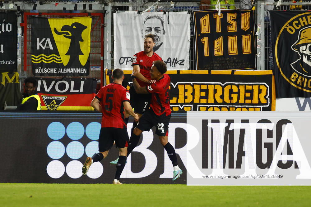 Soccer 3rd Division, SV Wehen Wiesbaden vs. Alemannia Aachen, Lukas Schleimer of SV Wehen Wiesbaden celebrates the goal, The goal celebration for Wiesbaden s 1-0 lead