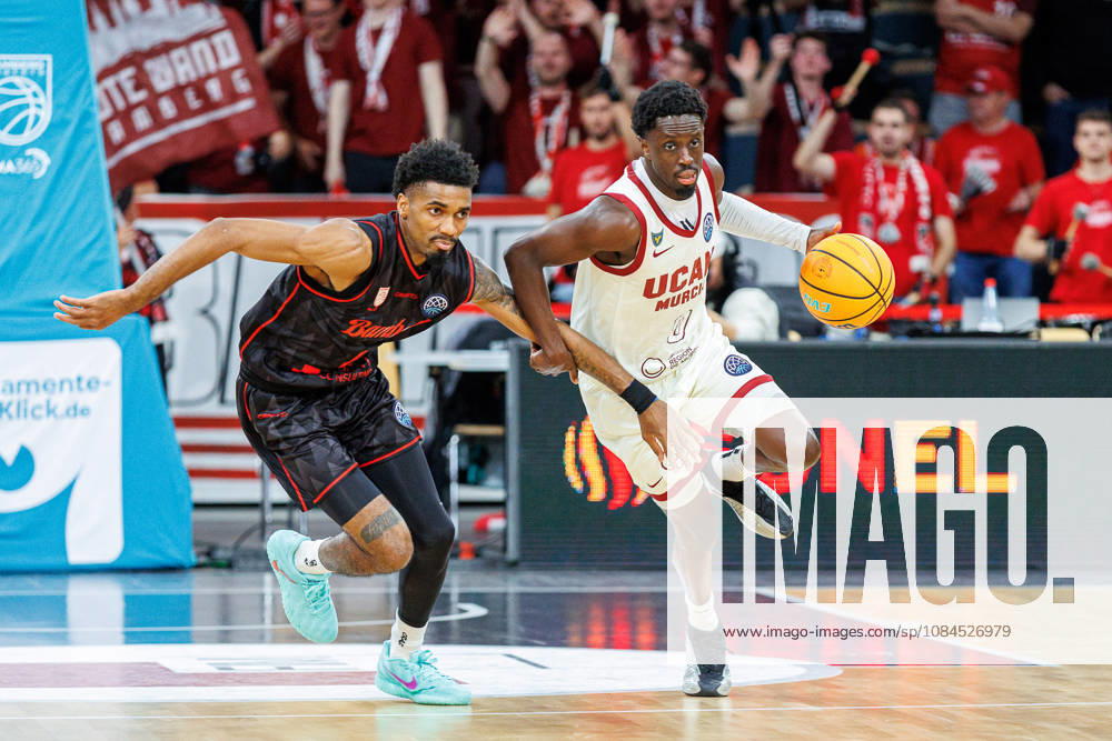 Mylik Wilson, BMA365 Bamberg Baskets, 10; Souley Boum, UCAM Murcia, 00; BMA365 Bamberg Baskets vs. UCAM Murcia, Basketball, Basketball Champions League, Matchday 3, October 14, 2026 BMA365 Bamberg Baskets vs. UCAM Murcia, Basketball, Basketball Champions League, Matchday 3, October 14, 2026 Bamberg