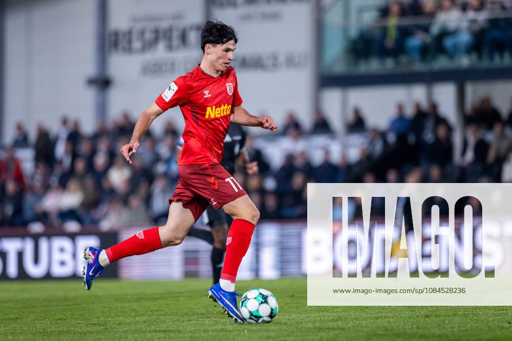 Marco Woerner, SSV Jahn Regensburg, 11 on the ball, GER, SC Verl vs. SSV Jahn Regensburg, soccer, 3rd Division, Matchday 9, 2026–2027 season, October 14, 2026 DFL regulations prohibit any use of photographs as image sequences and or quasi-video GER, SC Verl vs. SSV Jahn Regensburg, Soccer, 3rd Division, Matchday 9, 2026–2027 season, October 14, 2026, Verl