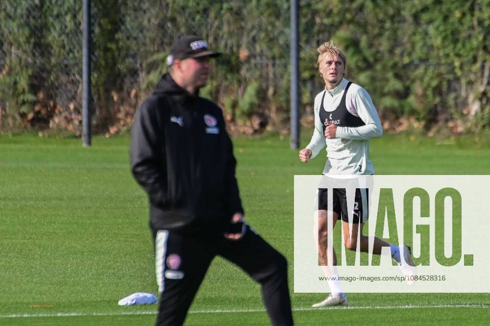 Rony Jansson Pauli Running Training Germany, Hamburg, Training Facility on Kollaustrasse, Soccer, 2. Bundesliga, FC St. Pauli