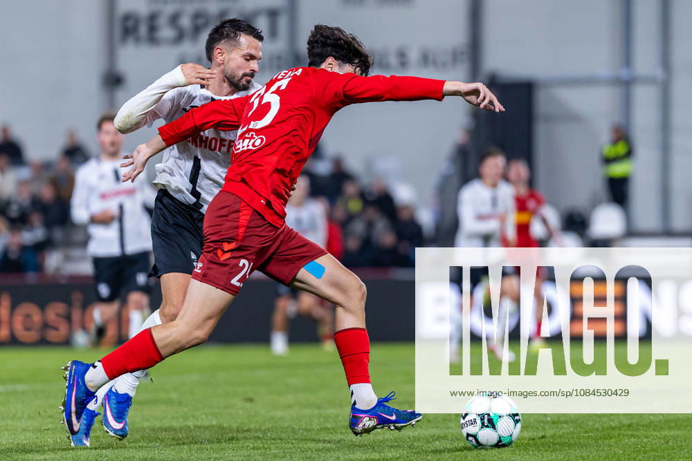 L R Kasim Rabihic (SC Verl), 23, in a tackle with Nicolas Oliveira (SSV Jahn Regensburg), 25, GER, SC Verl vs. SSV Jahn Regensburg, Soccer, 3rd Division, Matchday 9, 2026–2027 Season, October 14, 2026 DFL regulations prohibit any use of photographs as image sequences and or quasi-video GER, SC Verl vs. SSV Jahn Regensburg, Soccer, 3rd League, Matchday 9, 2026–2027 season, October 14, 2026, Verl