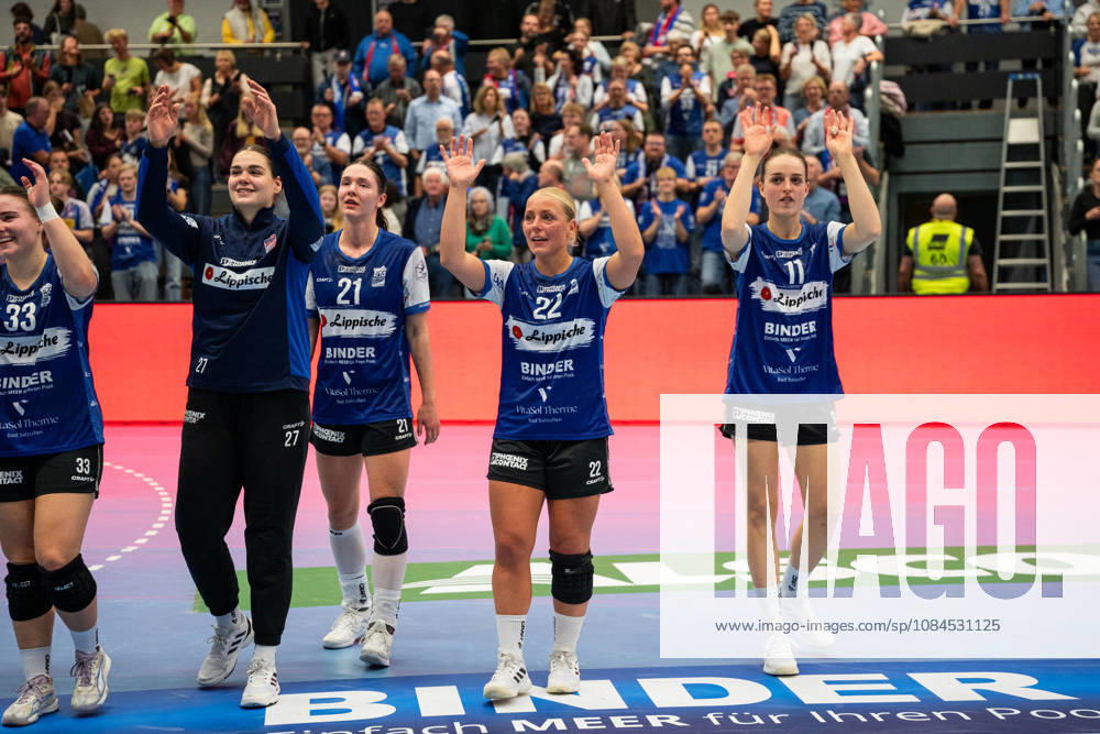HSG Blomberg Lippe GER vs. HC Leipzig GER, Handball, Women s Handball Bundesliga 1, Matchday 6, 2026–2027 Season, Blomberg, October 14, 2026 The players of HSG Blomberg Lippe GER celebrate after their victory over HC Leipzig GER. In the spotlight: Judith Tietjen of HSG Blomberg Lippe, 22. Blomberg Synflex Arena on Ulmenallee, Germany