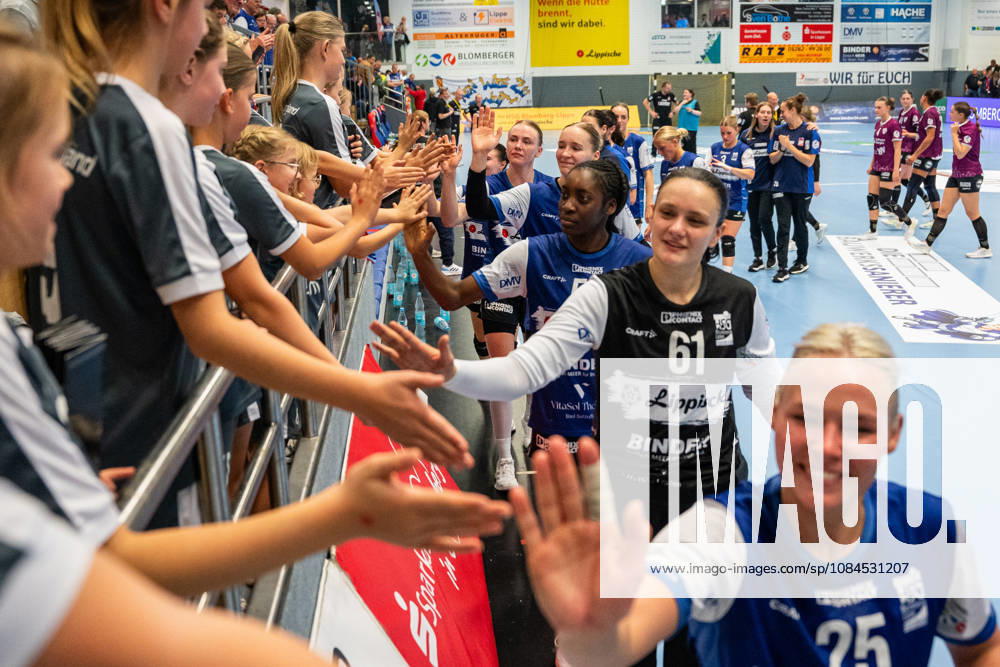 HSG Blomberg Lippe GER vs. HC Leipzig GER, Handball, Women s Handball Bundesliga 1, Matchday 6, 2026–2027 Season, Blomberg, October 14, 2026 The players celebrate after their victory over HC Leipzig GER at the Blomberg Synflex Arena on Ulmenallee, Germany