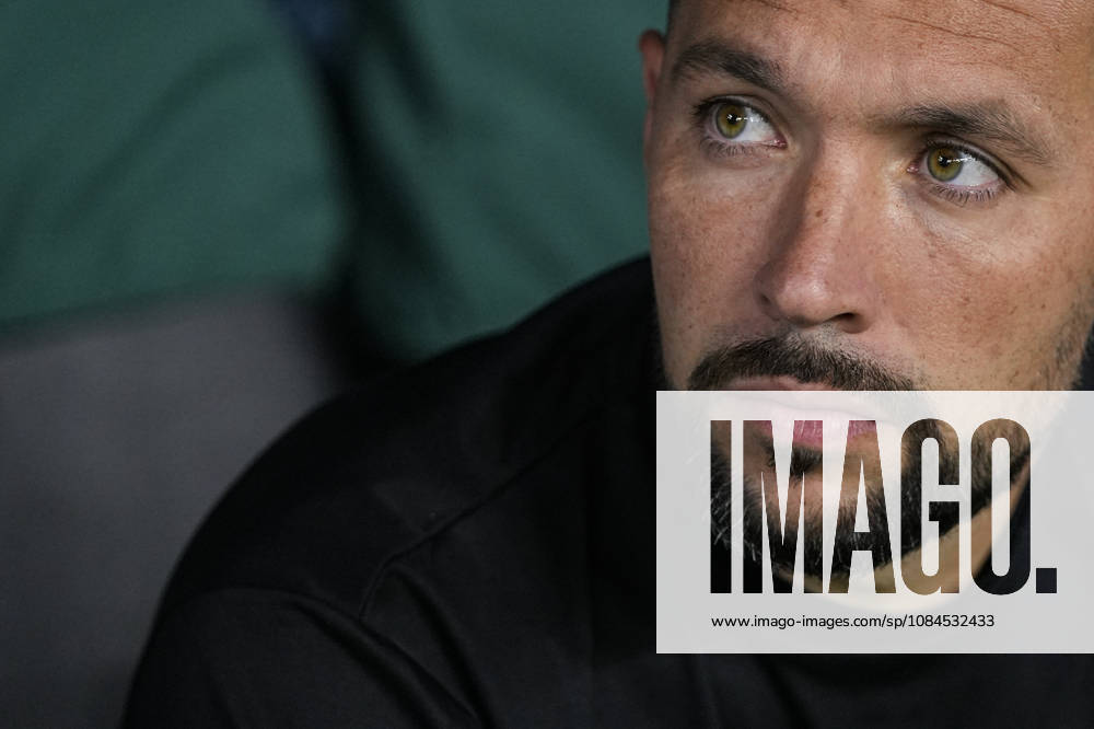 Francesco Farioli, head coach of FC Porto, looks on during the UEFA Champions League 2026 27 League Phase MD2 match between Real Betis and FC Porto at La Cartuja stadium on October 14, 2026, in Sevilla, Spain. Real Betis V FC Porto - UEFA Champions League 2026 27 League Phase MD2 - ZUMAa181 20261014_zaa_a181_145