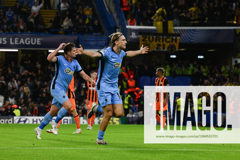 Lovro Majer of AEK Athens celebrates scoring the opening goal with his team mates during the UEFA Champions League 2026 27 League Phase MD2 match between FC Shakhtar Donetsk and AEK Athens at Stamford Bridge on October 14, 2026 in London, England. (Photo by Yaroslav Dunka Sports Press Photo)