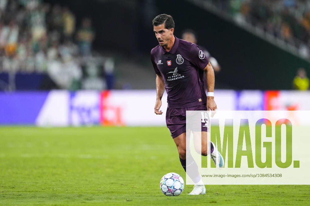 Andre Silva of FC Porto in action during the UEFA Champions League 2026 27 League Phase MD2 match between Real Betis and FC Porto at La Cartuja stadium on October 14, 2026, in Sevilla, Spain. Real Betis V FC Porto - UEFA Champions League 2026 27 League Phase MD2 - ZUMAa181 20261014_zaa_a181_212