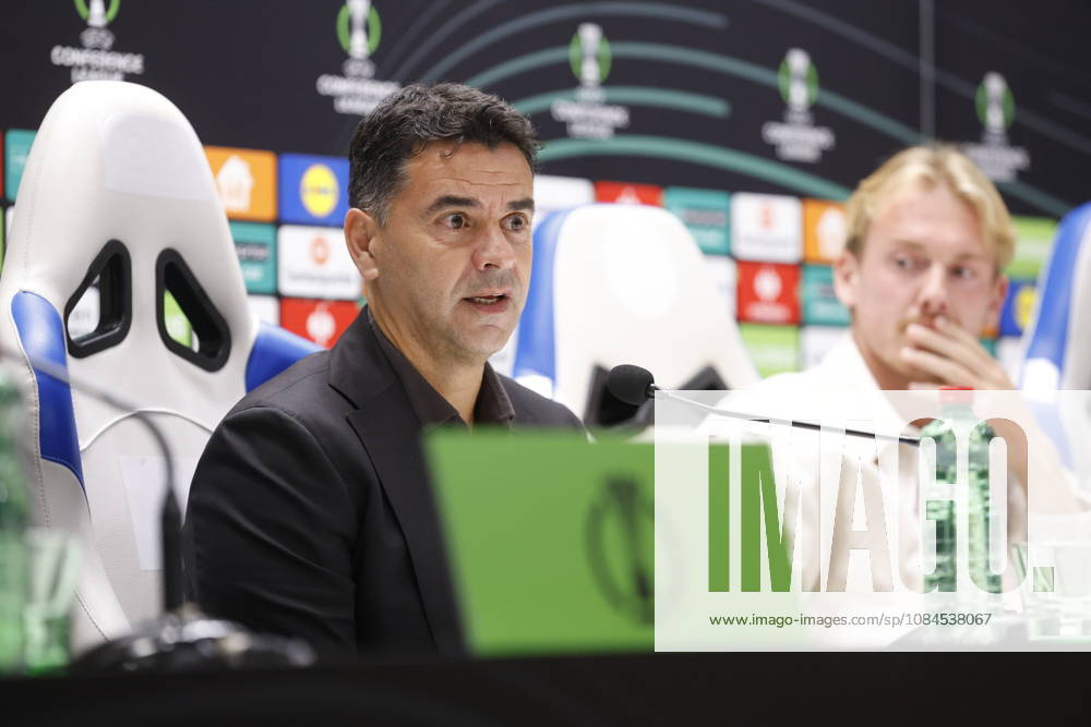 Croatia, Split, 14.10.2026. Poljud Stadium. AFC Ajax press conference, PK, Pressekonferenz ahead of tomorrow s UEFA Conference League Matchday 1 game against Hajduk. In the photo: Coach Miguel Angel Sanchez Munoz. Photo: Nikola Brboleza CROPIX Split CROATIA