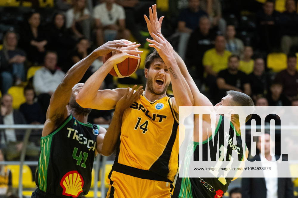Croatia, Split, 14.10.2026. KK Split basketball hall. Basketball match FIBA ‹‹Europe Cup, KK Split - BC Trepca. In the photo: Darko Bajo, Kenneth Hasbrouck Photo: Tom Dubravec CROPIX Split CROATIA