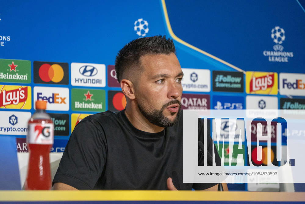 FC Porto head coach, Francesco Farioli, during the post match press conference, PK, Pressekonferenz after the UEFA Champions League match between Betis and FC Porto at La Cartuja Stadium on the 14th of October, 2026 in Sevilla, Spain