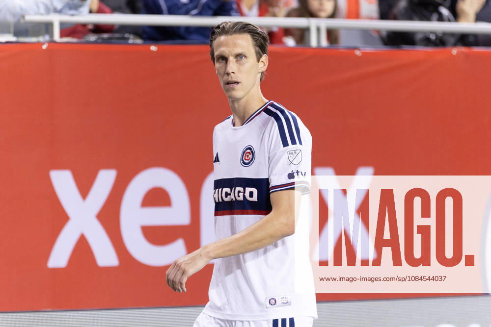 Jack Elliott (3 Chicago Fire FC) leaves the pitch after receiving a red card during the Major League Soccer game between Chicago Fire FC and the Philadelphia Union at Soldier Field on Wednesday October 14 in Chicago, USA