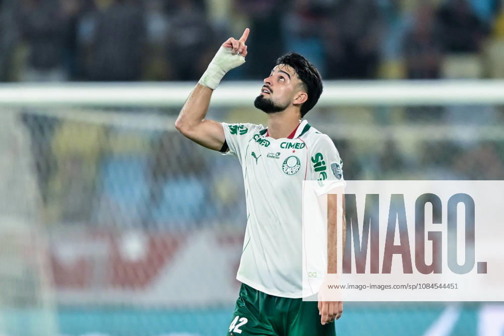 Jose Manuel Lopez of Palmeiras celebrates after scoring the team s first goal during the Copa CONMEBOL Libertadores 2026 match between Fluminense and Palmeiras at Maracana on October 14, 2026 in Rio de Janeiro, Brazil (Photo by Nayra Halm Sports Press Photo SPP)