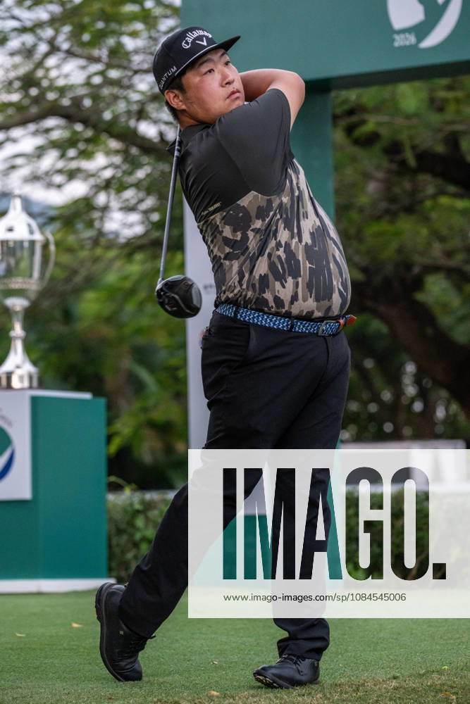 Chinas, YANG, Yinong. Opening Round in the Macao Open Golf at Macau Golf & Country Club. Macau Open Golf Round 1 - ZUMAr144 20261015_zap_r144_001