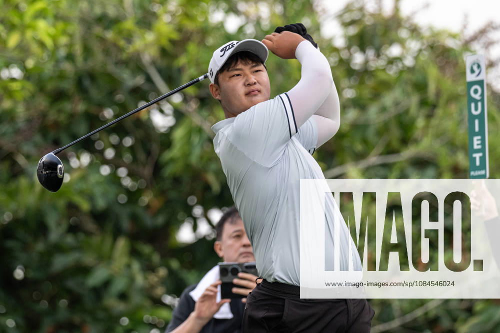 Minchan KIM, from Korea.Opening Round in the Macao Open Golf at Macau Golf & Country Club. Macau Open Golf Rd 1 - ZUMAr144 20261015_zap_r144_087