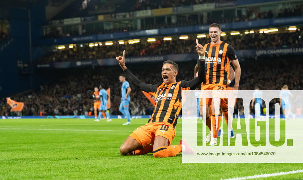 Pedrinho of Shakhtar Donetsk celebrates after scoring from the penalty spot during UEFA Champions League - League Phase - Matchday 2 season 26 27 game between Shakhtar Donetsk and AEK Athens (Ruslan Taran Ball Raw Images) London Stamford Bridge United Kingdom